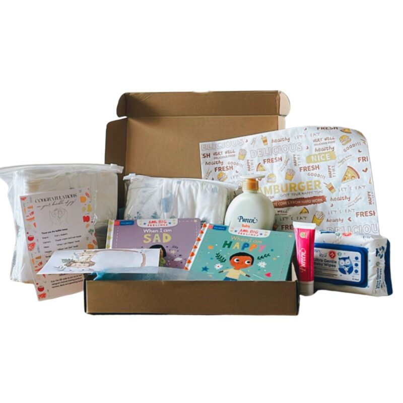 Newborn customised gift box includes diapers, wet wipes, shower gel, diaper cream, books on emotions and a personalised gift card.